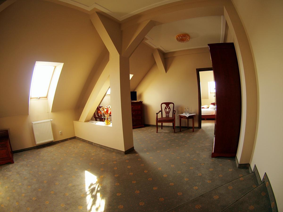 Rezydencja Pod Zegarem Trzebinia  Exteriér fotografie